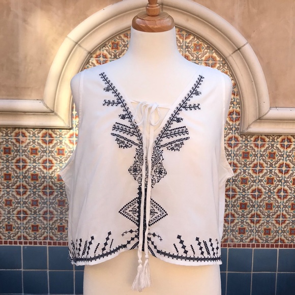 Urban Outfitters Tops - Urban Outfitters boho  crop blouse NWT/  S